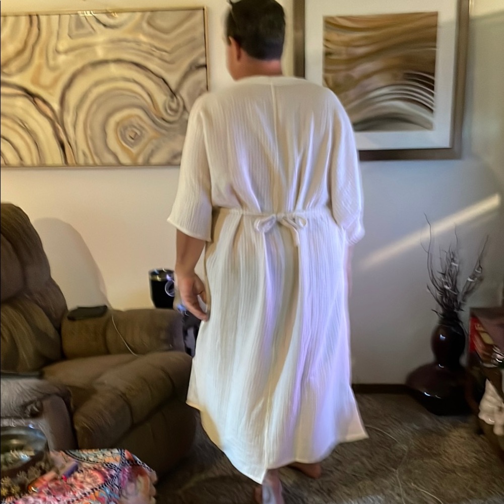 Cream Robe - Picture 6 of 6